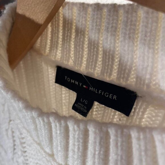 Tommy Hilfiger White Cable Knit Sweater – Fits Like Size S – Excellent Condition - Picture 5 of 5